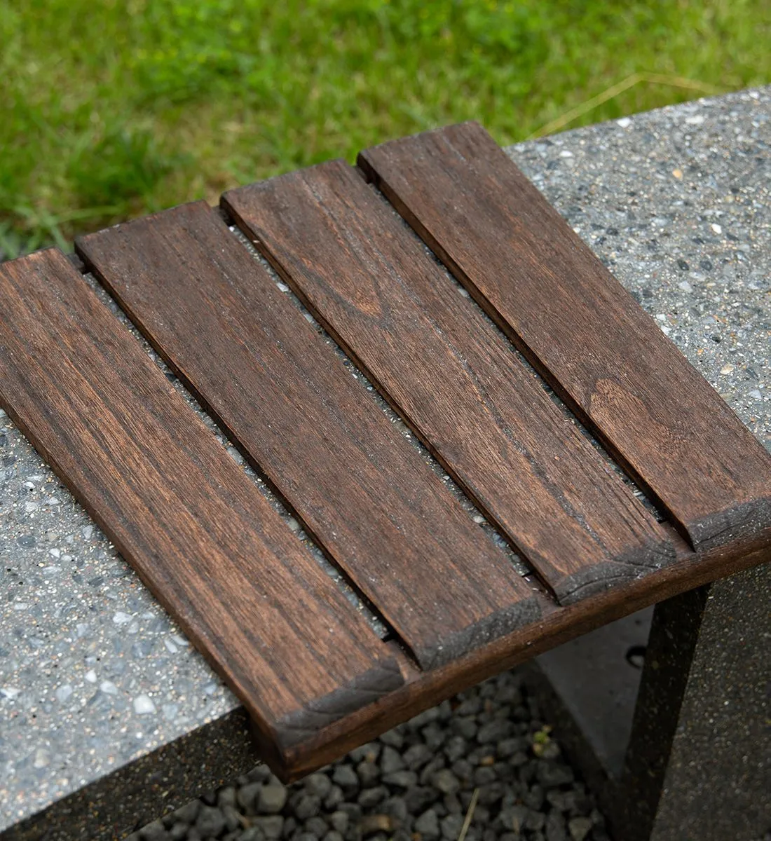 Деревянные сиденья для бетонных скамеек заказать и купить по цене  ниже рынка от производителя с доставкой.