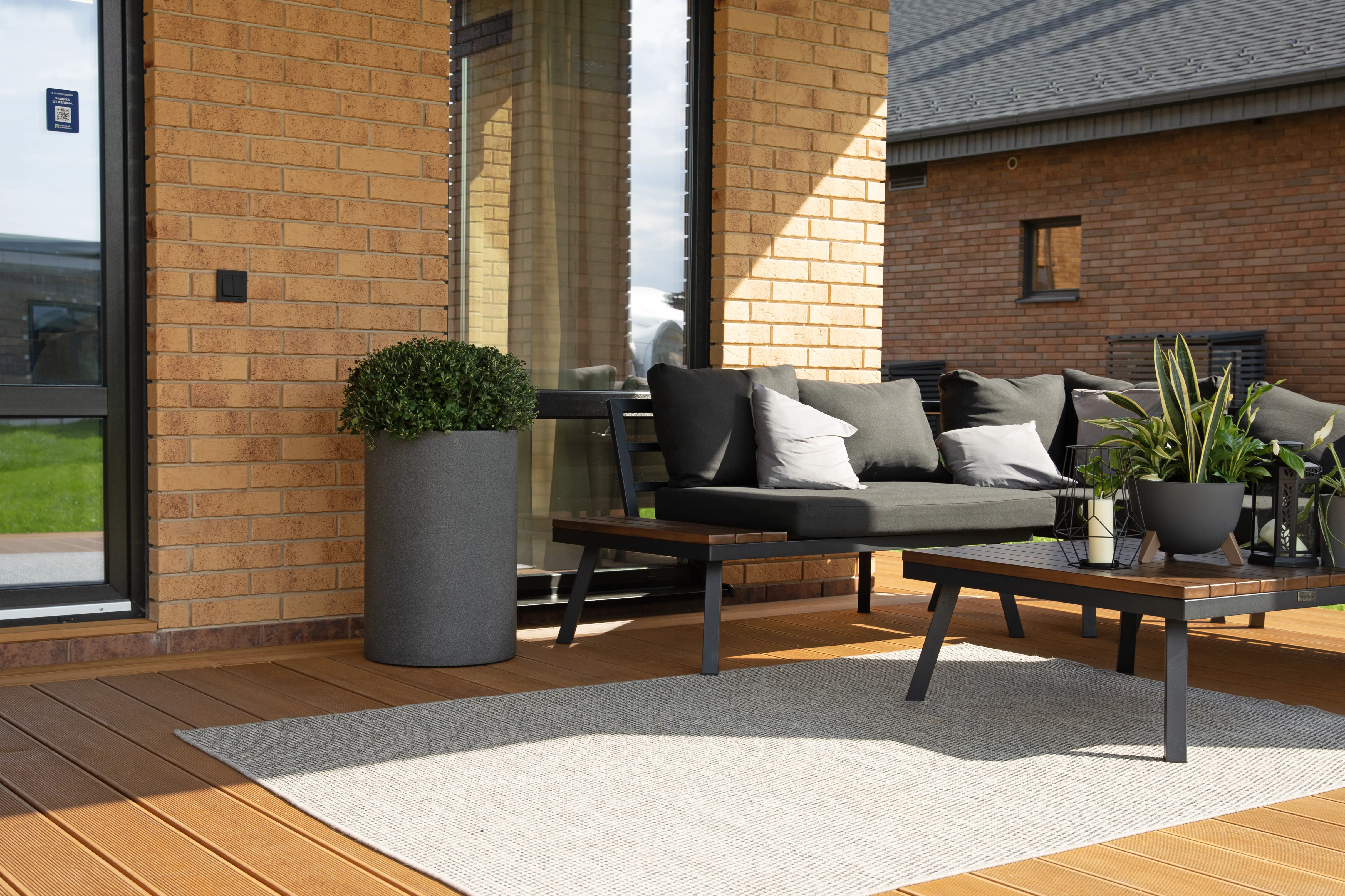 tume m 40x60 basalt 2025