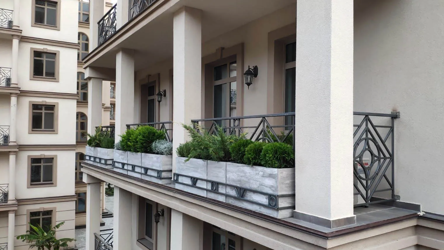 divider 100x40x50 concrete light grey 2023